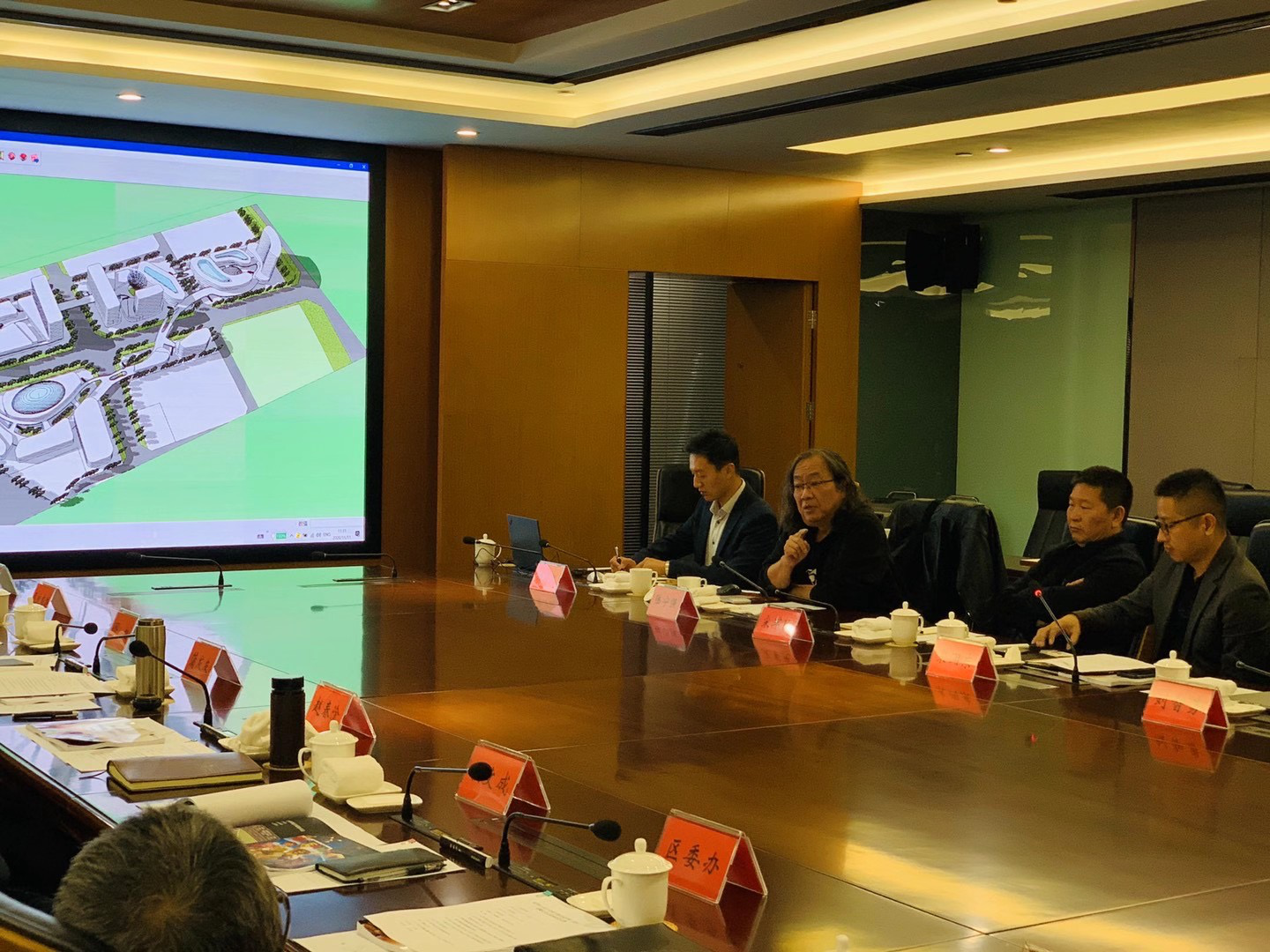 东方奇境与成都市成华区建设东方奇境城-中国MALL项目进行洽谈