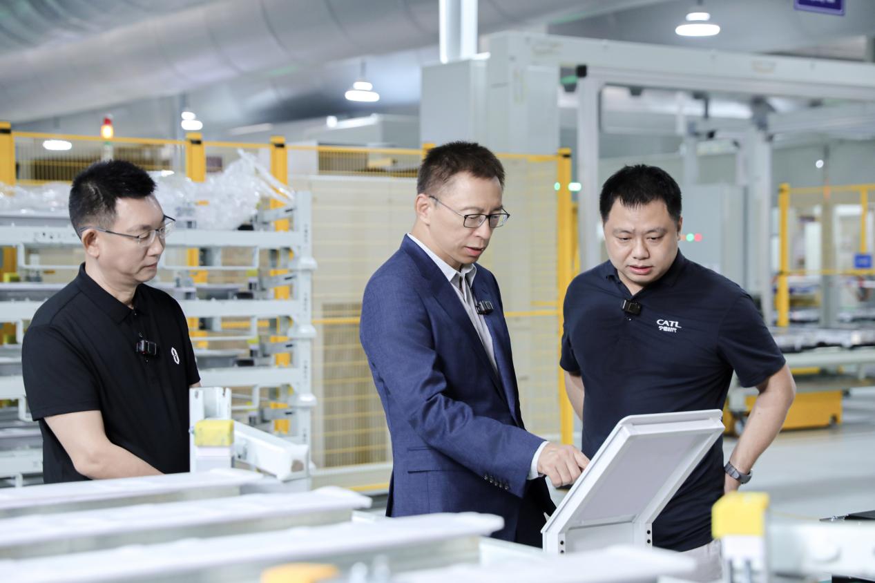 《张朝阳的物理课》问界专场——新能源电池安全必修课，揭秘热失控背后的物理原理